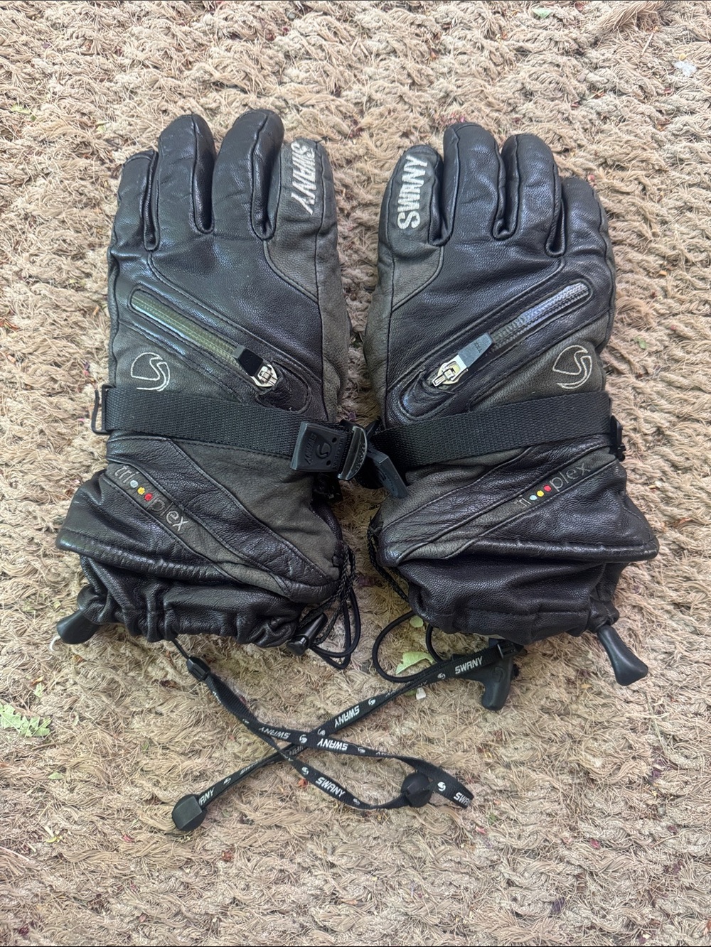 Swany Black Leather Ski Gloves - Insulated Cold-Weather Gloves